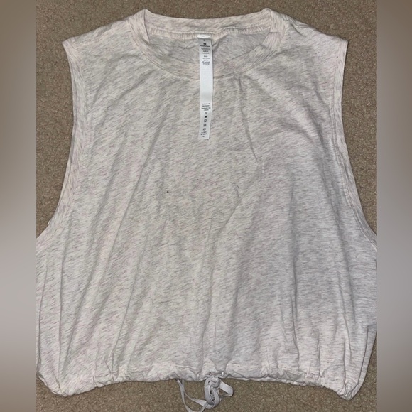 Lululemon Heather Pink Cropped Workout Top, size 8 - EUC! - Picture 1 of 10
